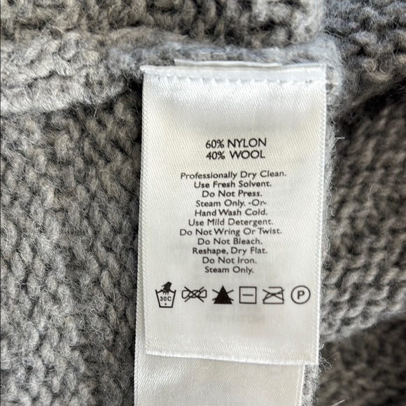 Eddie Bauer Gray chunky knit wool blend Sweater size medium - Picture 5 of 7